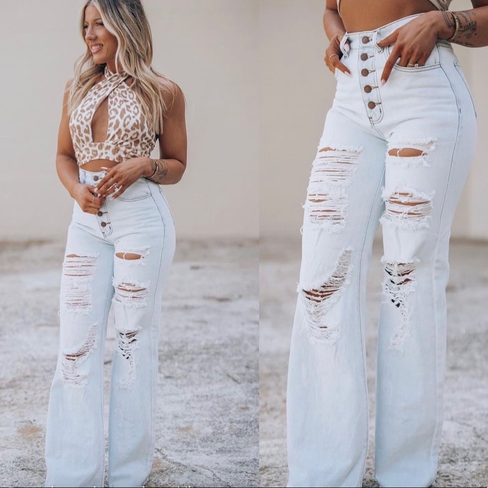 Wide Leg Distressed Jeans (Light wash) Size 7!